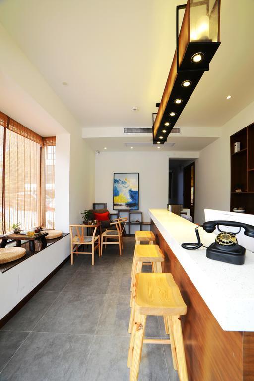 Hangzhou Puyu Travelling With Hotel Екстер'єр фото